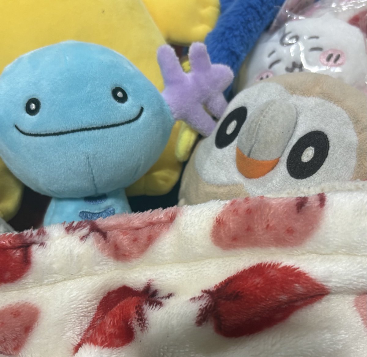 お顔に刺さってんで