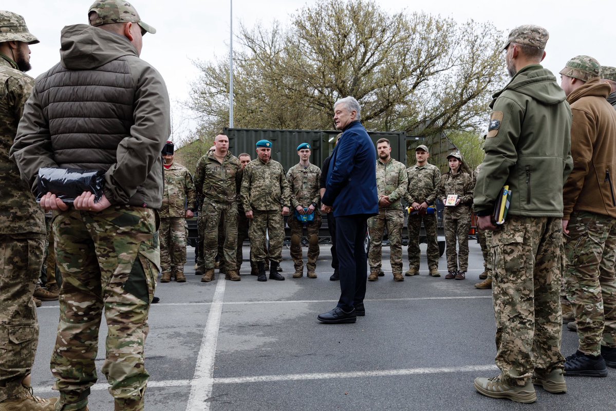 Петро Порошенко tweet media