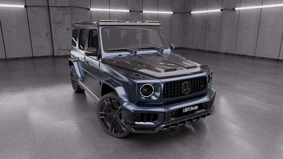 MadridMotorS's tweet image. (1/2) New Mercedes Clase G63 by Larte Design, el preparador nos deleita con este acabado espectacular del gran todoterreno de lujo de la estrella terminado en un precioso azul oscuro con mucha fibra de carbono y... #mercedes #lartedesign #supercars #FelizLunes #FelizLunesATodos