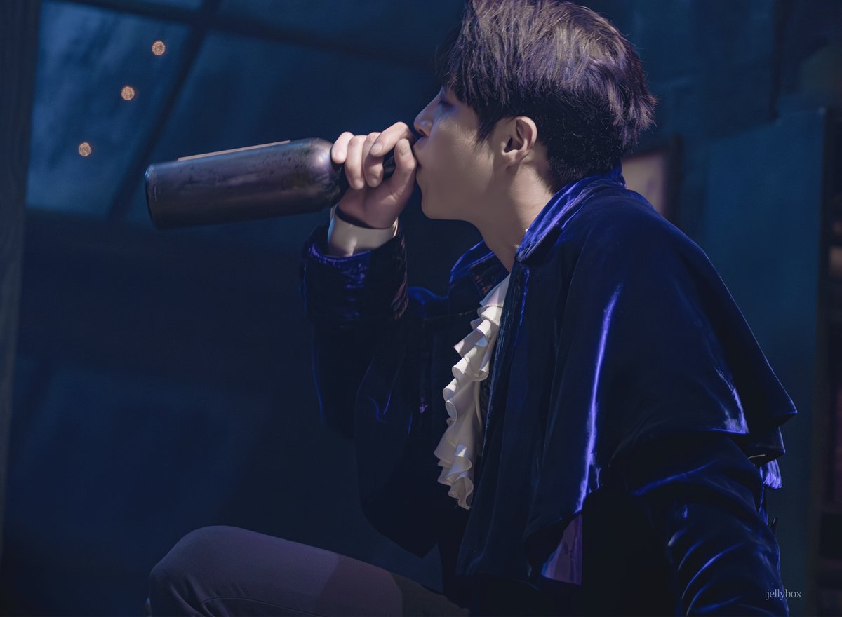 ᴊᴇʟʟʏ ʙᴏx tweet media