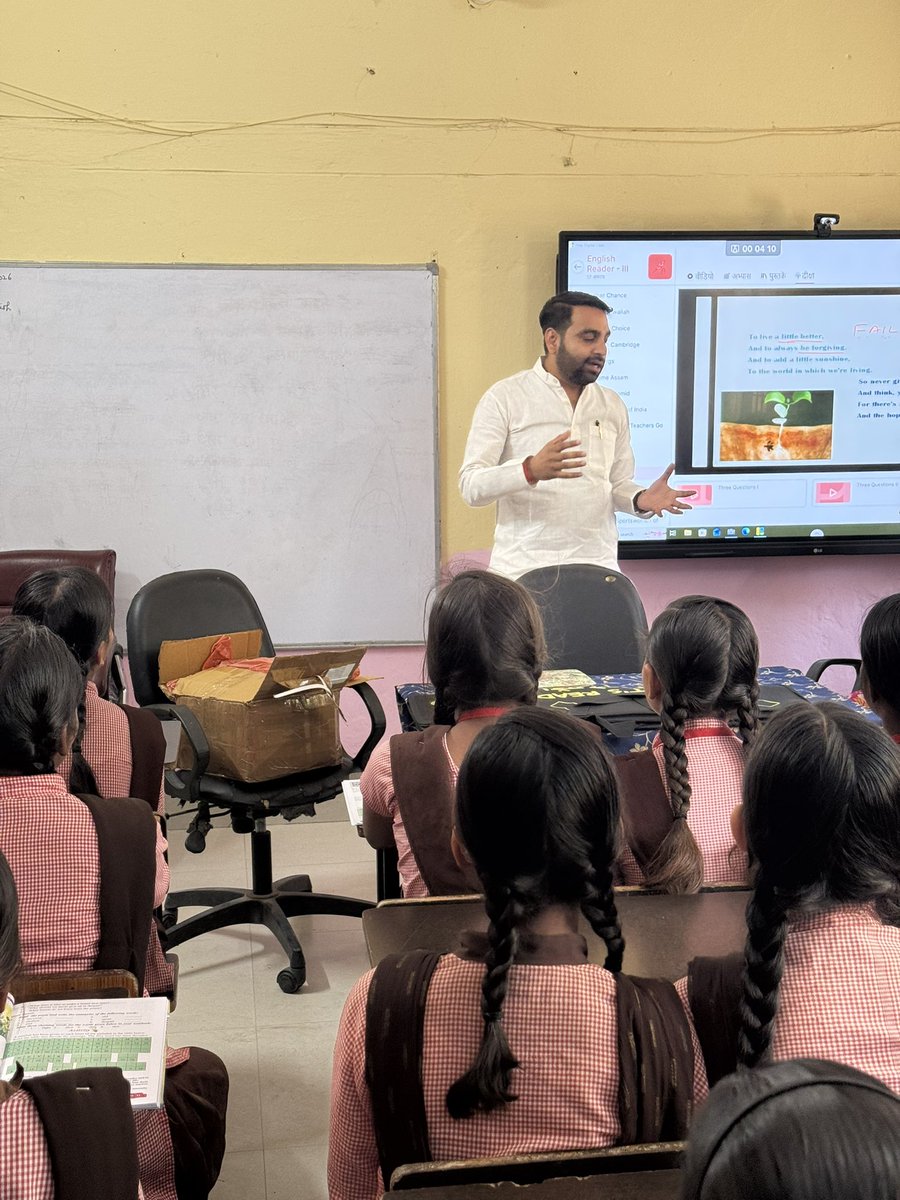 kISANSUNDRAM's tweet photo. 📚🌿
Second Portable Library successfully set up in Raniganj!
Taking books to children, promoting reading habits, and spreading environmental awareness—one step closer to a better future.
A small initiative, a big impact. 🌱
#PortableLibrary #environment https://t.co/dqGLgJ1oXG