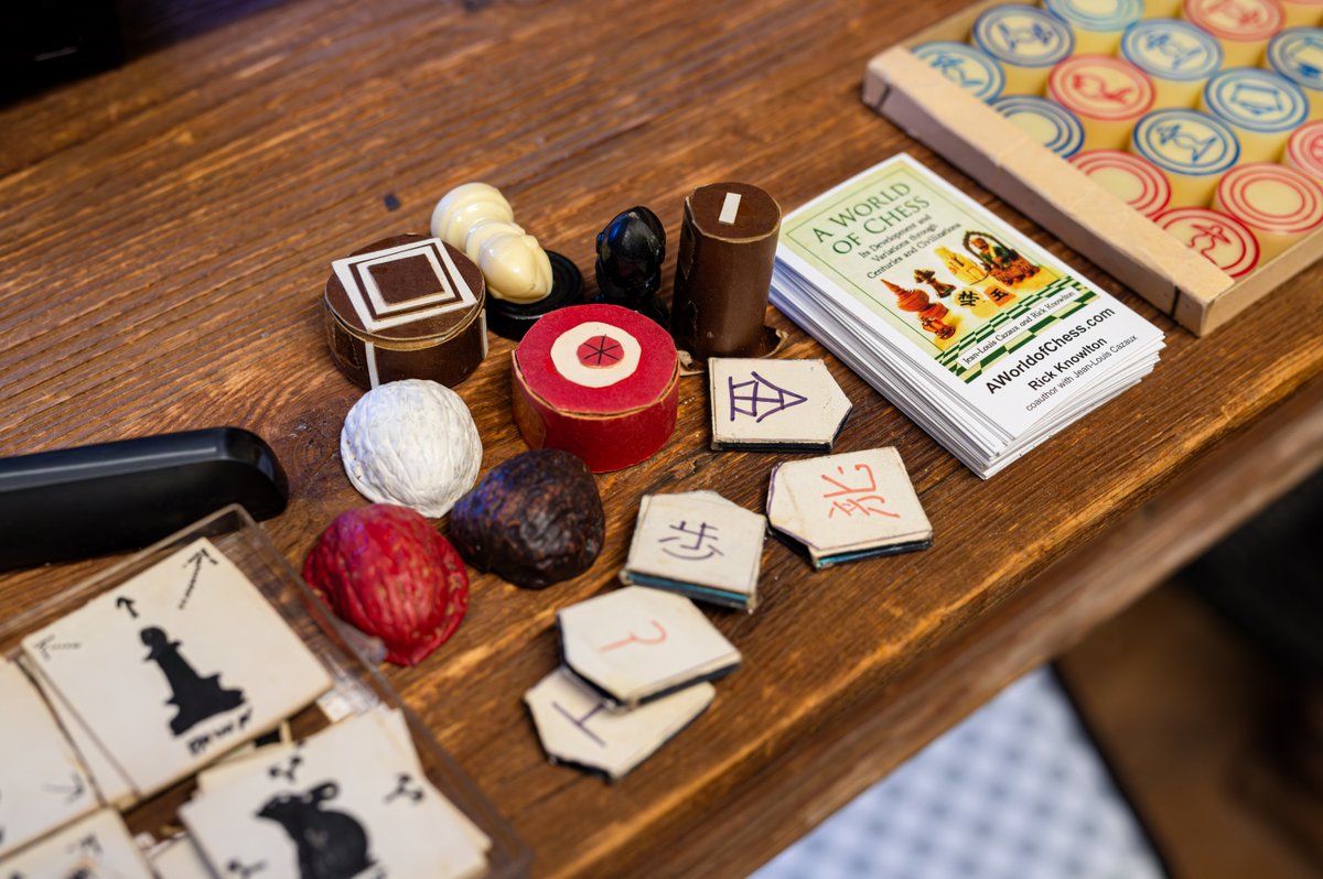 WorldChessHOF's tweet image. We loved geeking out over chess variants with Rick Knowlton! ♟

Want in on the next brain-bending event? Check out our bio to see everything coming up!

#worldchesshof #chessvariants #stlevents