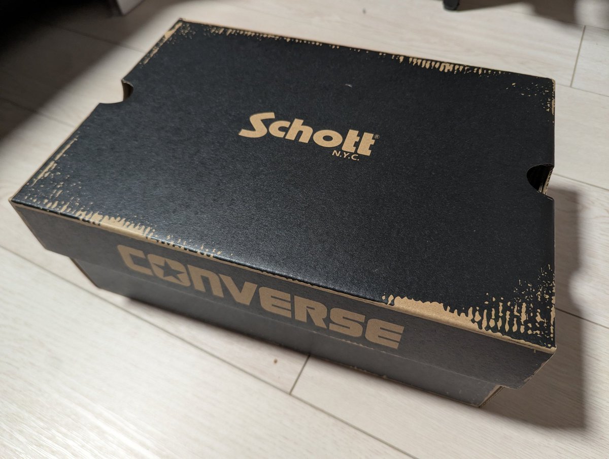 yosshy0519's tweet photo. 買っちゃったー
Converse★Schottコラボモデル
One Star がカッコイイ
茶芯レザーとジッパーユニットも良い
レザーブーツばっかりだったけど夏に向けてレザースニーカーをガシガシ履いていきます🤩
#converse
#schott
#OneStar
#レザースニーカー https://t.co/qCbA8bGfuR