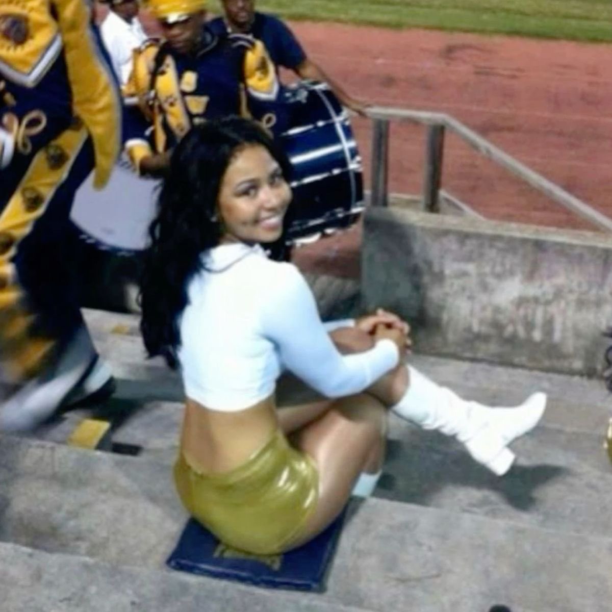 𝓐 𓆩ᥫ᭡𓆪 tweet media