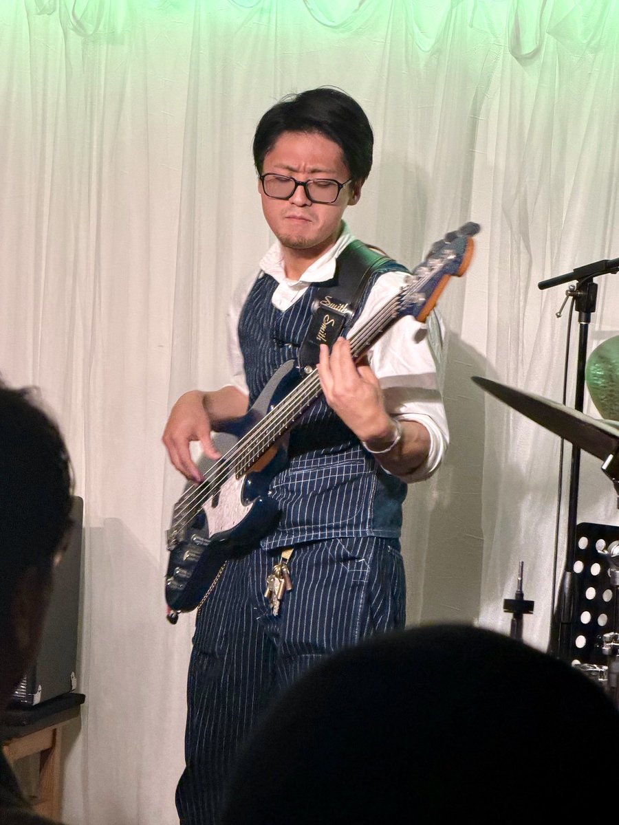 bassyuuta's tweet photo. 昨日の練馬ファミリーでの企画ライブありがとうございました
良いライブの日にたくさん見てもらえて嬉しい限り
今回オレは恐らく初めてノーミスでライブできました
体調不良でゾーンに入っていたみたい
ワンマンではなかったけど渋顔集 https://t.co/1qfViiLesI