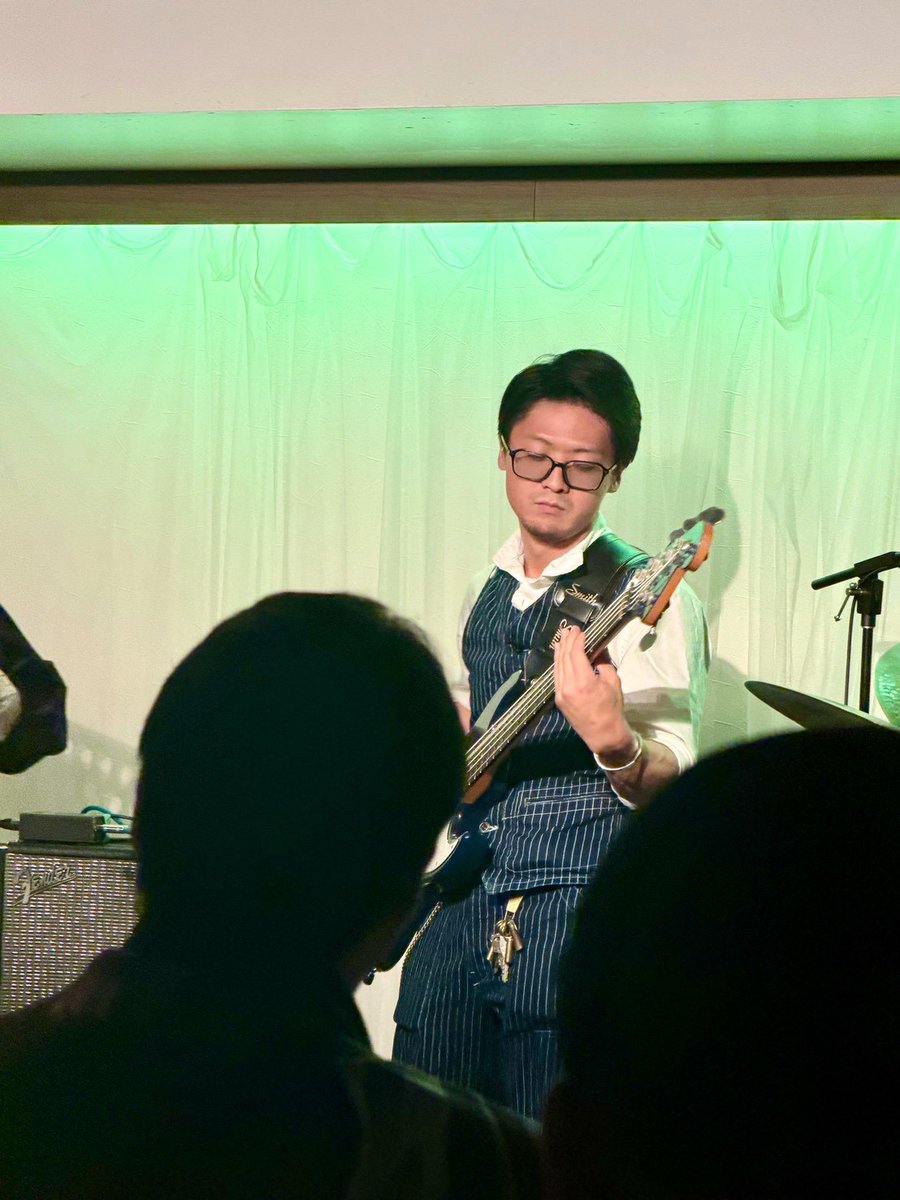 bassyuuta's tweet photo. 昨日の練馬ファミリーでの企画ライブありがとうございました
良いライブの日にたくさん見てもらえて嬉しい限り
今回オレは恐らく初めてノーミスでライブできました
体調不良でゾーンに入っていたみたい
ワンマンではなかったけど渋顔集 https://t.co/1qfViiLesI