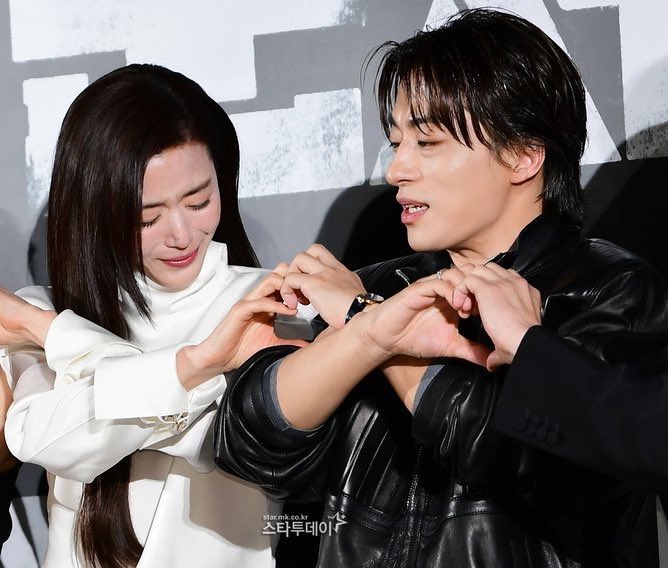 สมุดบันทึกของคนบ้าบอลและดูซีรีส์ tweet media