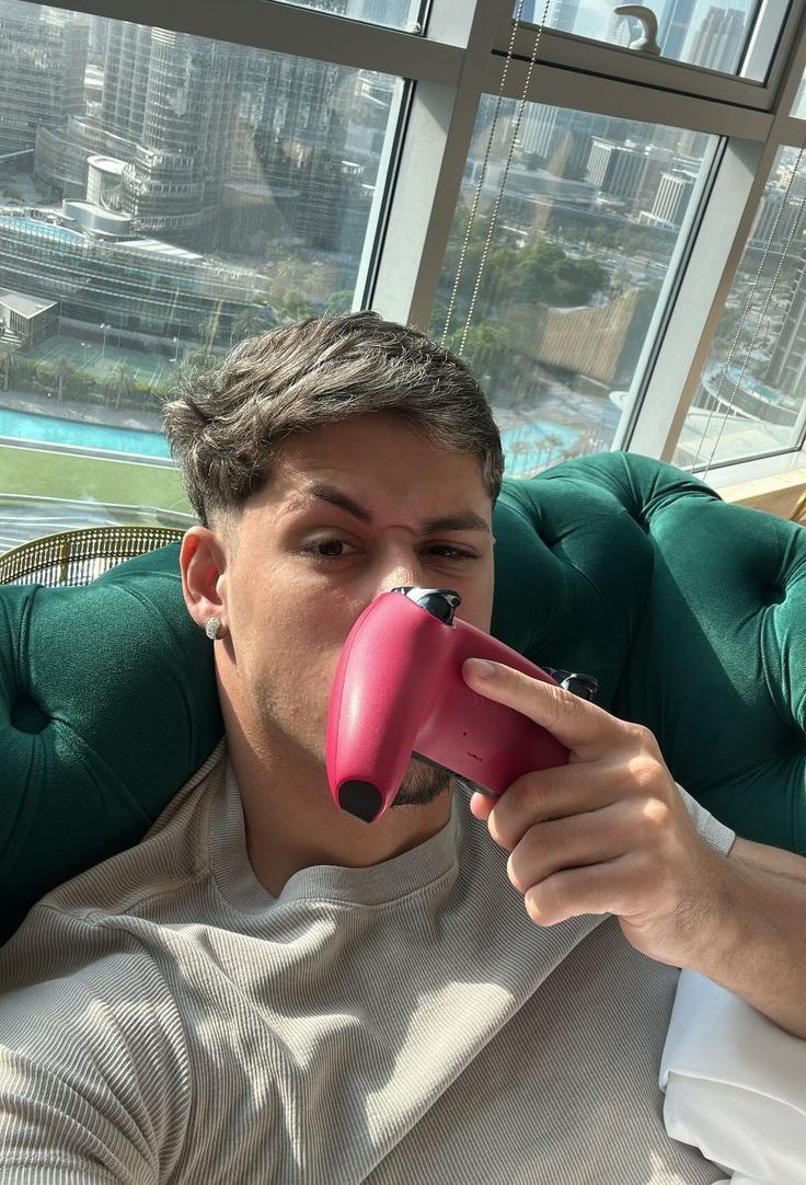 𝓝orr 🦇 gabriel tweet media