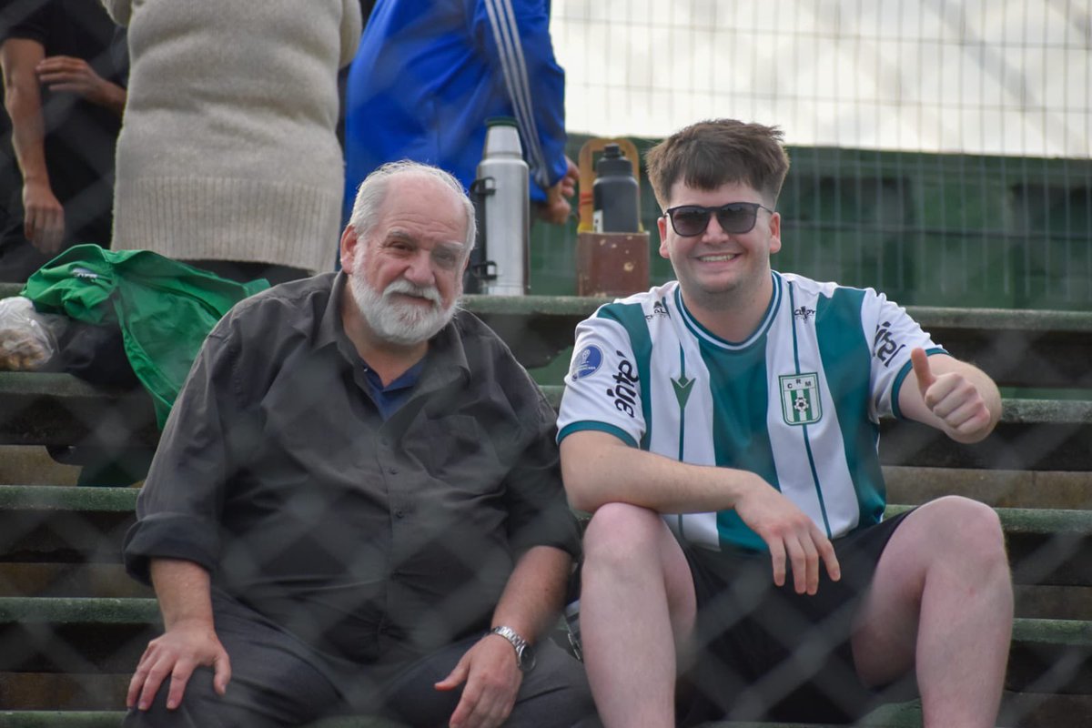 EmeLewkowitz's tweet photo. Mil historias para contar, un millón por vivir. Desde que nací nunca tuve otro club en mi corazón. Nunca un abuelo, tío o amigo de la familia que se atreviera a intentar alejarme de Racing. Continué la tradición familiar, como debe ser. Y así será con mis hijos. Felices 107 💚🤍 https://t.co/vDGWolW4p6