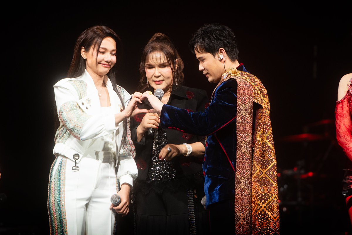 𝘪𝘴𝘤𝘩𝘢𝘳𝘦𝘦 tweet media