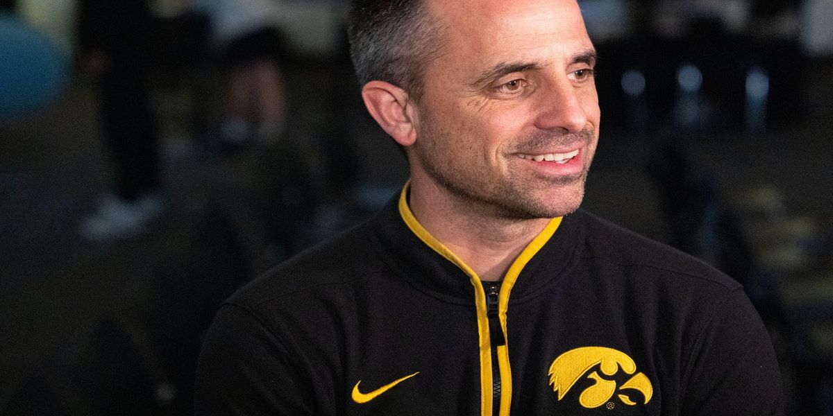 Hawkeyes Wire tweet media