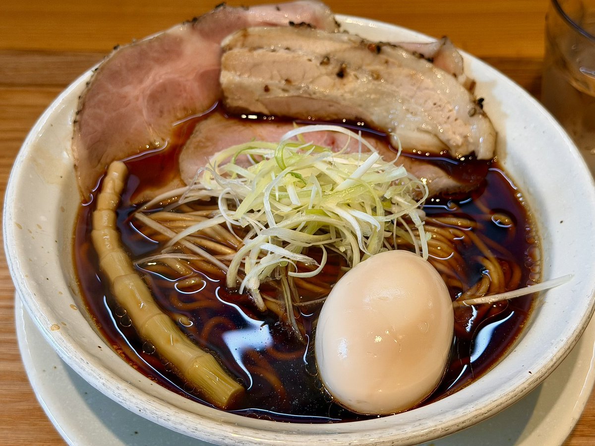 今年からは〆切直前でも根を詰め過ぎず休みを取って体調と気力管理しよう!にシフトしたので今日は一日桜とかネコチャンを撮り回ったり外食で豪遊してリフレッシュした🤗 