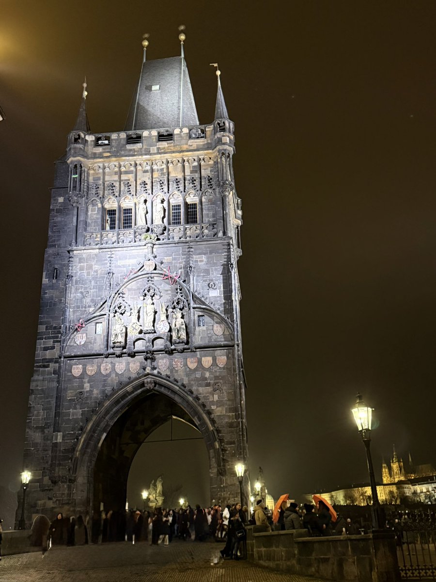 carmyrock's tweet photo. On the #charlesbridge in #prague🇨🇿 by night🌙 https://t.co/TGCiYgVdeY