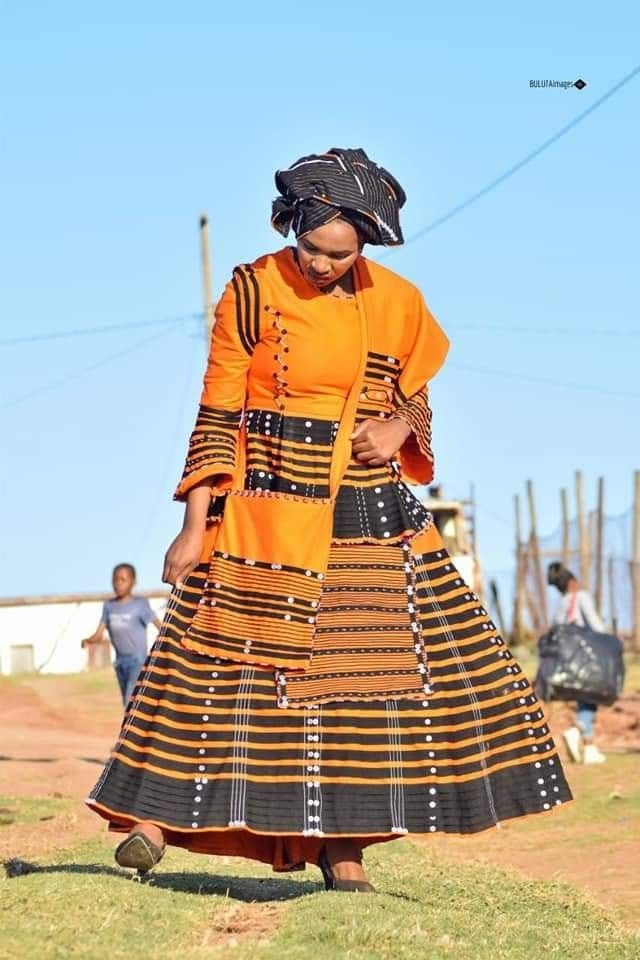 DumzaBoss's tweet photo. @Jamani_Khanyi True Xhosa traditional attire https://t.co/WWqRzZ0Kbx