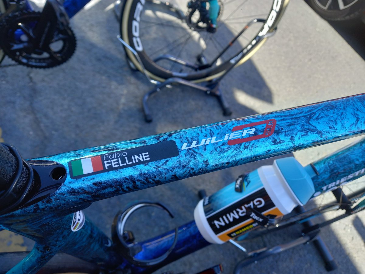 De lejarreta y sean kelly. tweet media