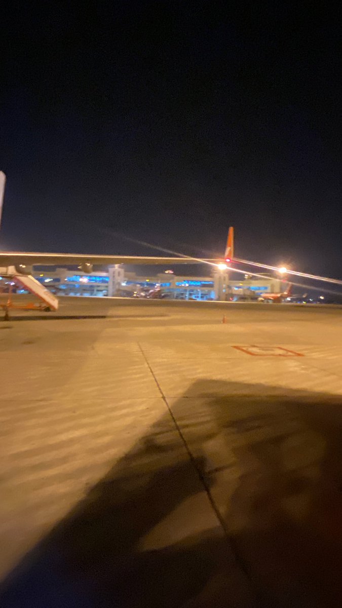 เนย tweet media