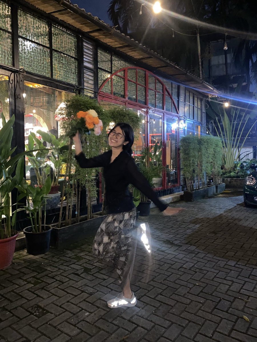 meks🍅🌻 tweet media