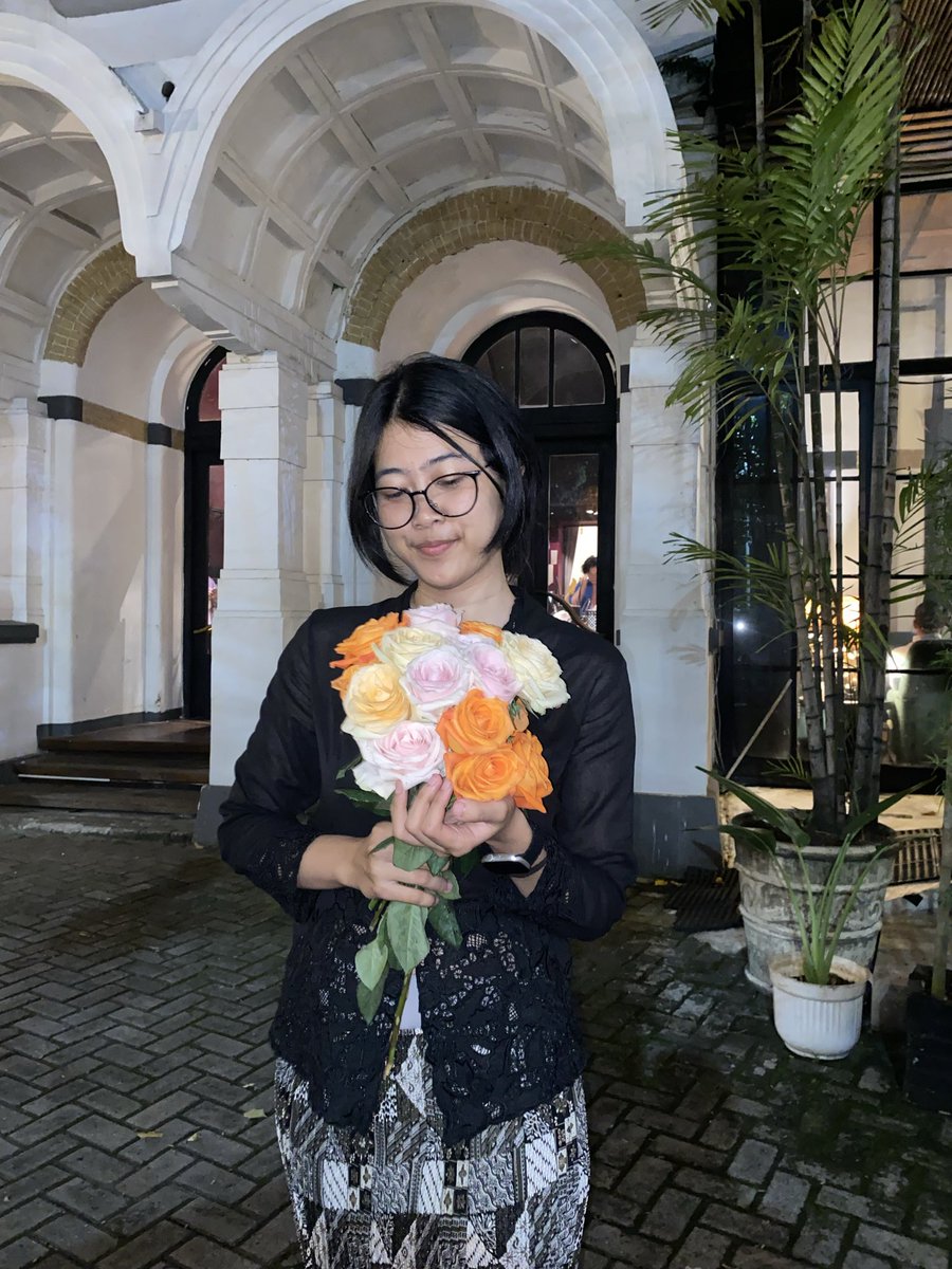 meks🍅🌻 tweet media