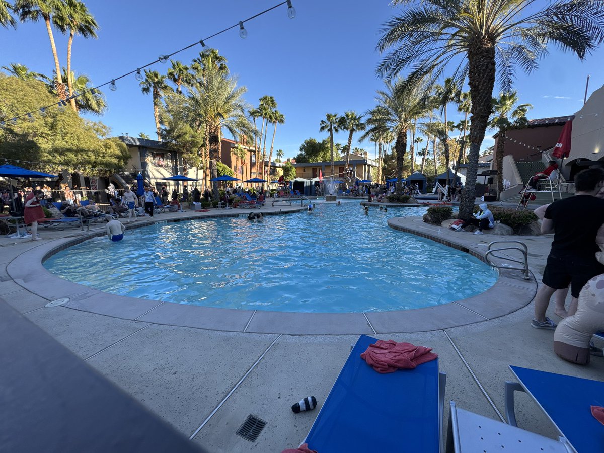 PopDan404's tweet image. LVFC never change! It was amazing!