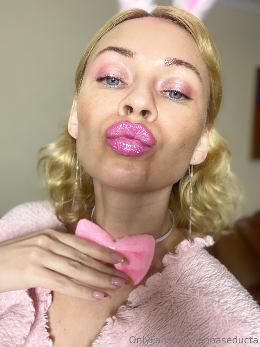 AnnaOnlyfaans's tweet photo. Today I’m putting together a new playful look for you, and on a whim I decided to share the process—can you guess who it is? I can’t wait to see your reactions in my DMs💋🐇 https://t.co/RfIbM6llvG