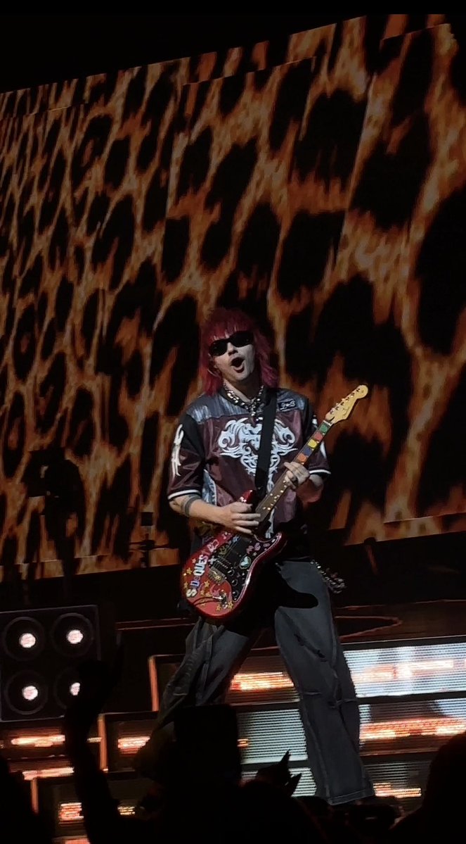 charlotte tweet media