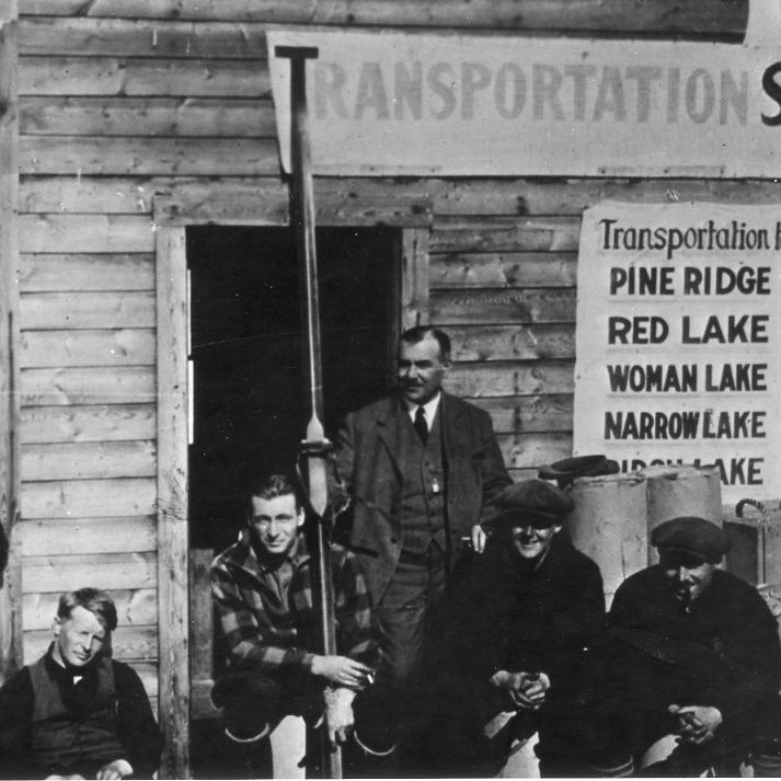 Western Canada Airways was founded by James Armstrong Richardson Sr. in 1927, with the goal of using aviation to open up the mineral mining opportunities in the Canadian North. These bush pilots helped change the history of Northern Canada.

🧵 2/6
