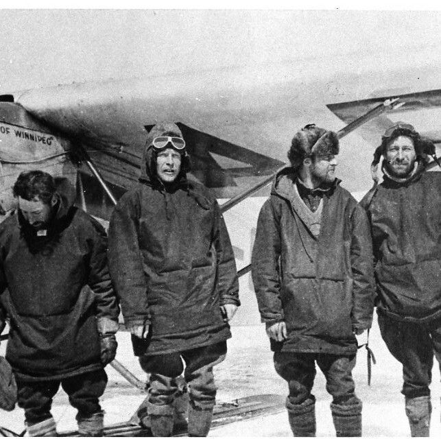 In 1927, plans were in place to finally build a rail link to Churchill but supplies were needed
That task came down to Canadian bush pilots who braved severe weather through 27 roundtrip flights in 30 days to do it.
This is the story of the Churchill Airlift

🧵 1/6