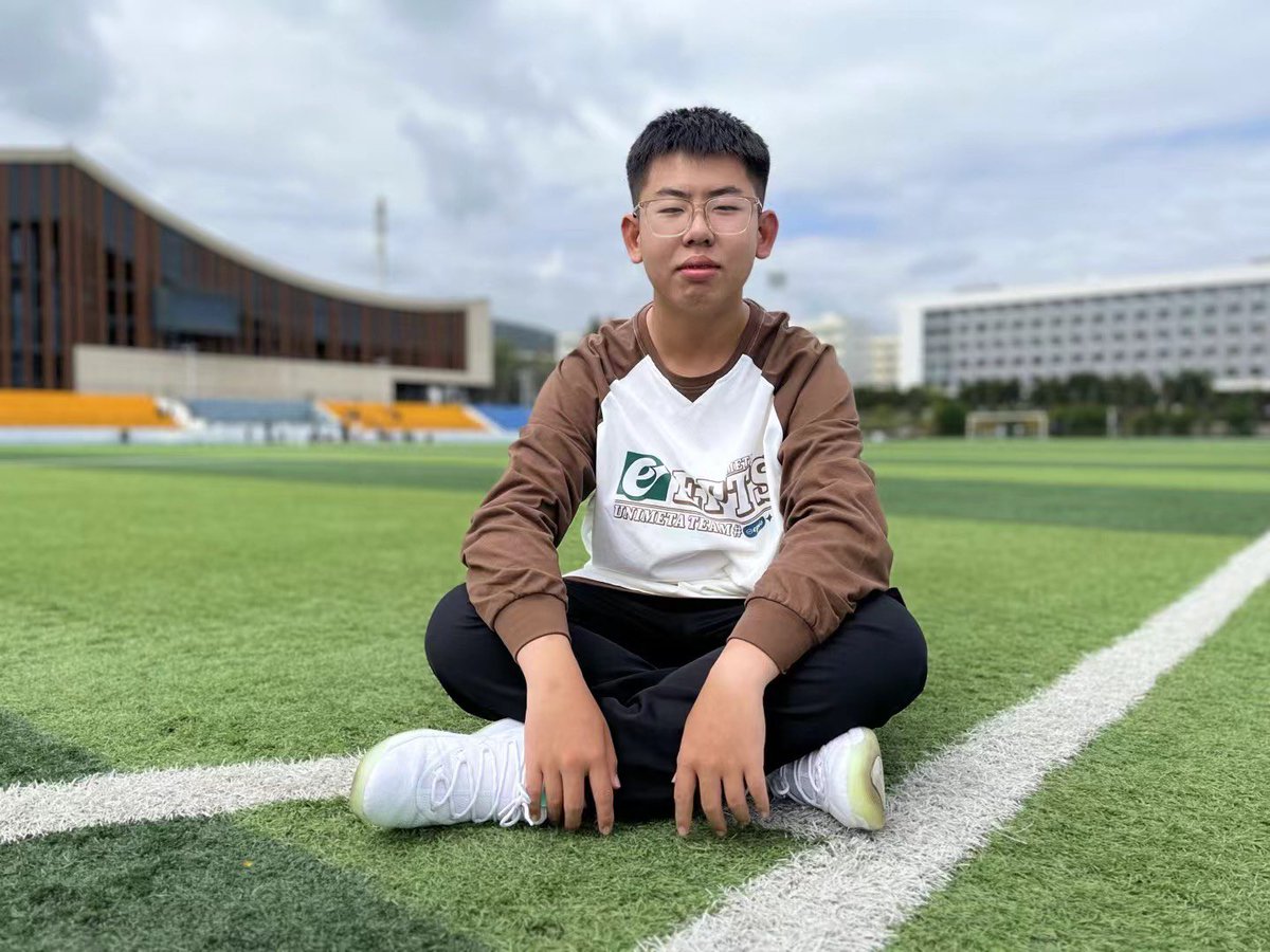 Linus_Shyu's tweet image. This photo was taken when I was 16 in 2024, taking part in a competitive programming contest at a local university. I hope I can win an ICPC award in college!
#17yearsold #competitiveprogramming #ICPC #CodingLife