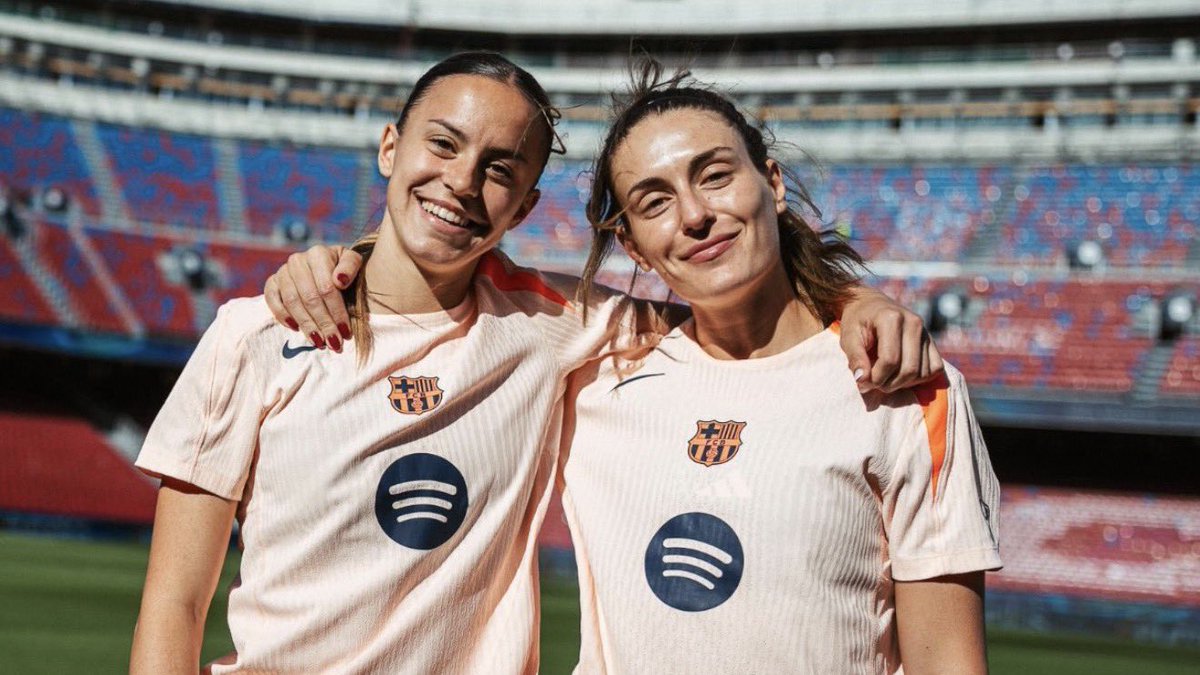 nika 🪻☁️ tweet media