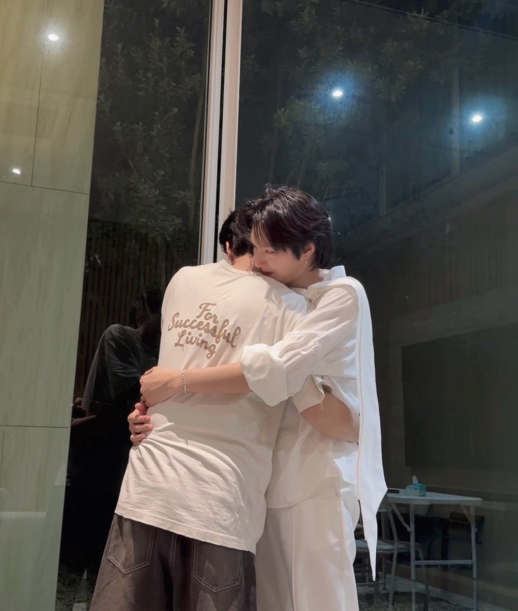 นี๋ร์ Ní tweet media