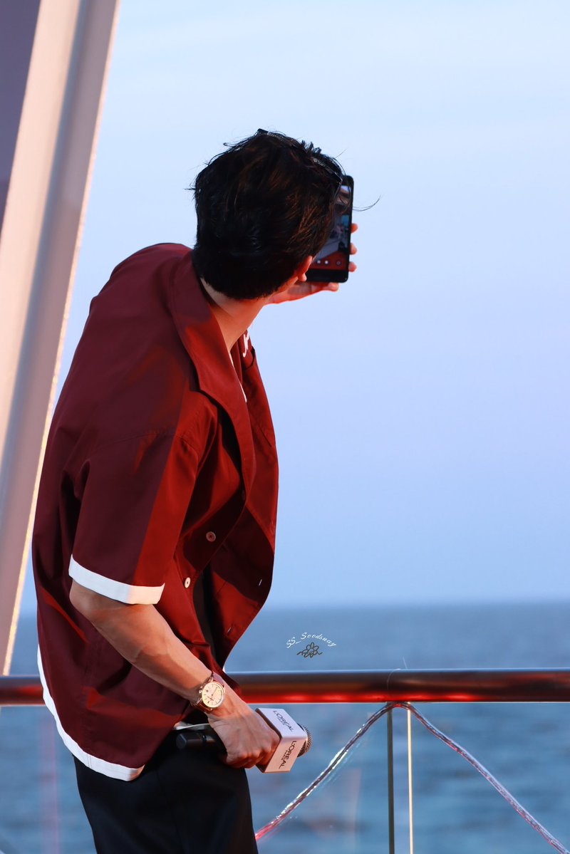 แค่คุณเข้ามา โลกธรรมดาของฉันก็กลายเป็นภาพที่สวยงาม <a href="/Tawan_V/">เทย์ทาวาฬ</a> 

GET AWAY IN BANGPU X TAY TAWAN

#LOrealRevitalifiXTayTawan
#GetAwayInBangpuXTayTawan
#LOREALREVITALIFTXTAY
#Tawan_V