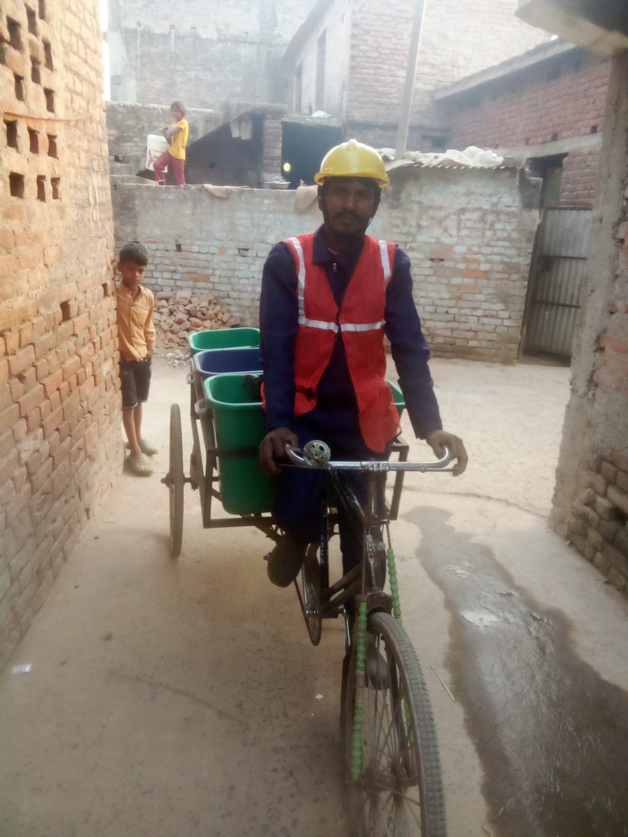 EcMotihari's tweet photo. Under #SBMG/#LSBA, #SwachhtaWorkers across #Blocks carry out #LegacyWasteRemoval,D2D #HouseholdWasteCollection, #CleanlinessDrives in rural areas, promoting #PublicHealth, sustainable sanitation,& #EnvironmentalProtection for safer,#cleanercommunities.
@Dm_Motihari @LSBA_Bihar https://t.co/vZ0hBqVElT