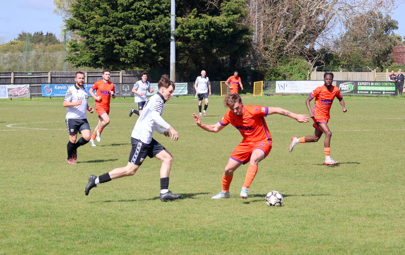 Roger Smith tweet media