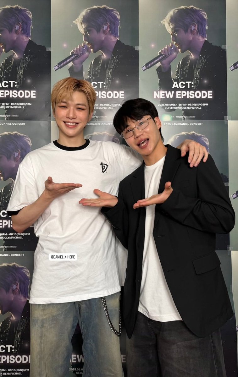 怎么感觉像是第一次见的合照 好帅的狗
#KANGDANIEL #강다니엘