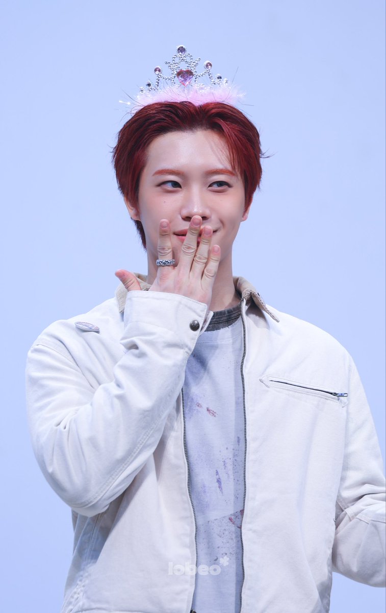 ๋ก๋ฒ tweet media