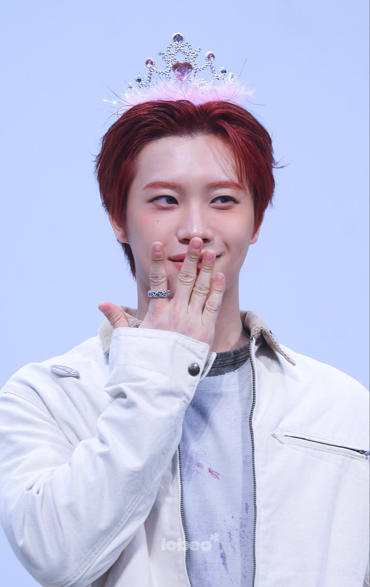 ๋ก๋ฒ tweet media