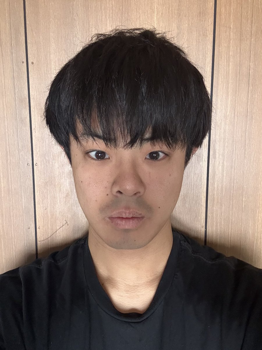 tomo_552's tweet photo. 坊主記録339〜342日目🧑‍🦲
3月16〜19日の記録です。

342日目動けなさすぎて寝る10秒前の写真レベルです笑

明日またあげます！！

#坊主記録　#坊主
#坊主ではない https://t.co/IJvlr54akj