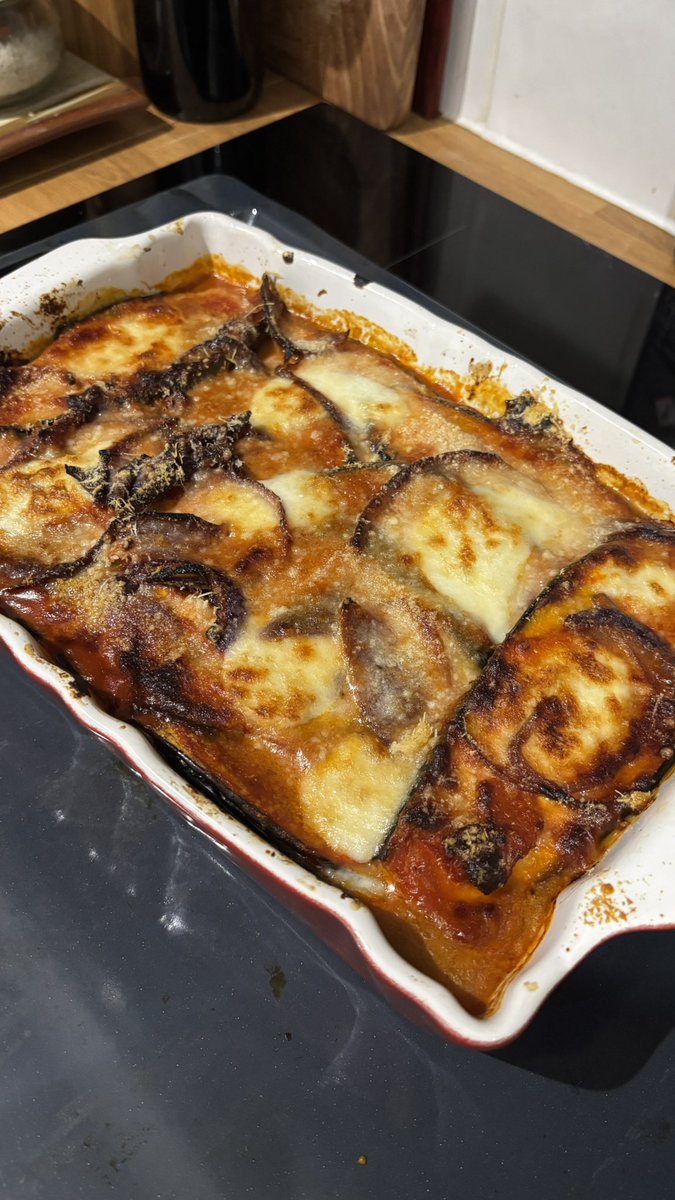 lisallaxas tweet media