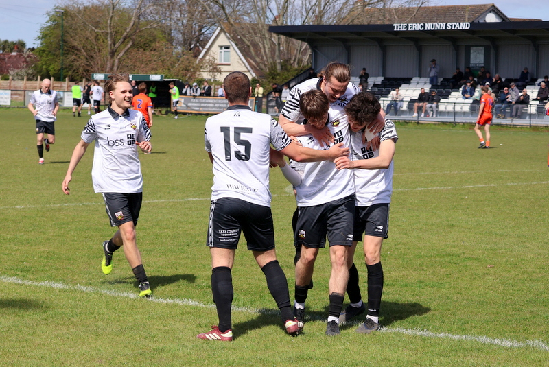 Roger Smith tweet media