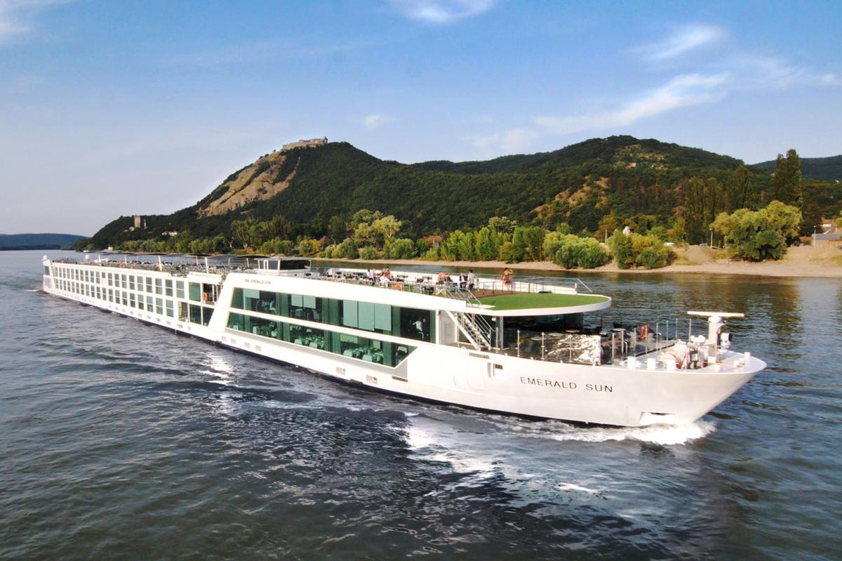 PAX_news's tweet image. New ships &amp;amp; experiences: #Emerald unveils 2027 Europe brochure. paxnews.com/news/cruise/ho… #rivercruises