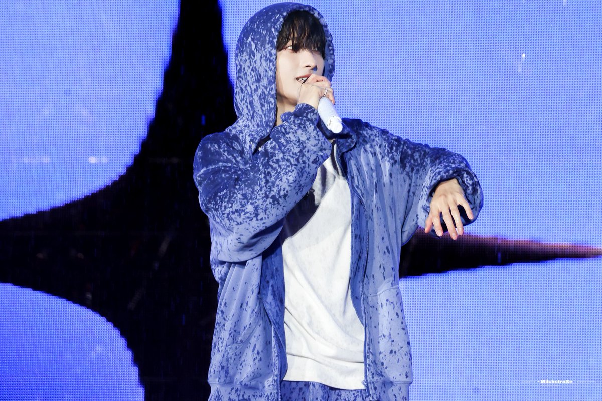 milchstrabe_dk's tweet image. 260405 [NEW_] ENCORE

⋆｡˚ ☁︎ ˚｡⋆｡

#세븐틴 #SEVENTEEN #SVT #도겸 #DK #DOKYEOM #李硕珉 #李碩珉