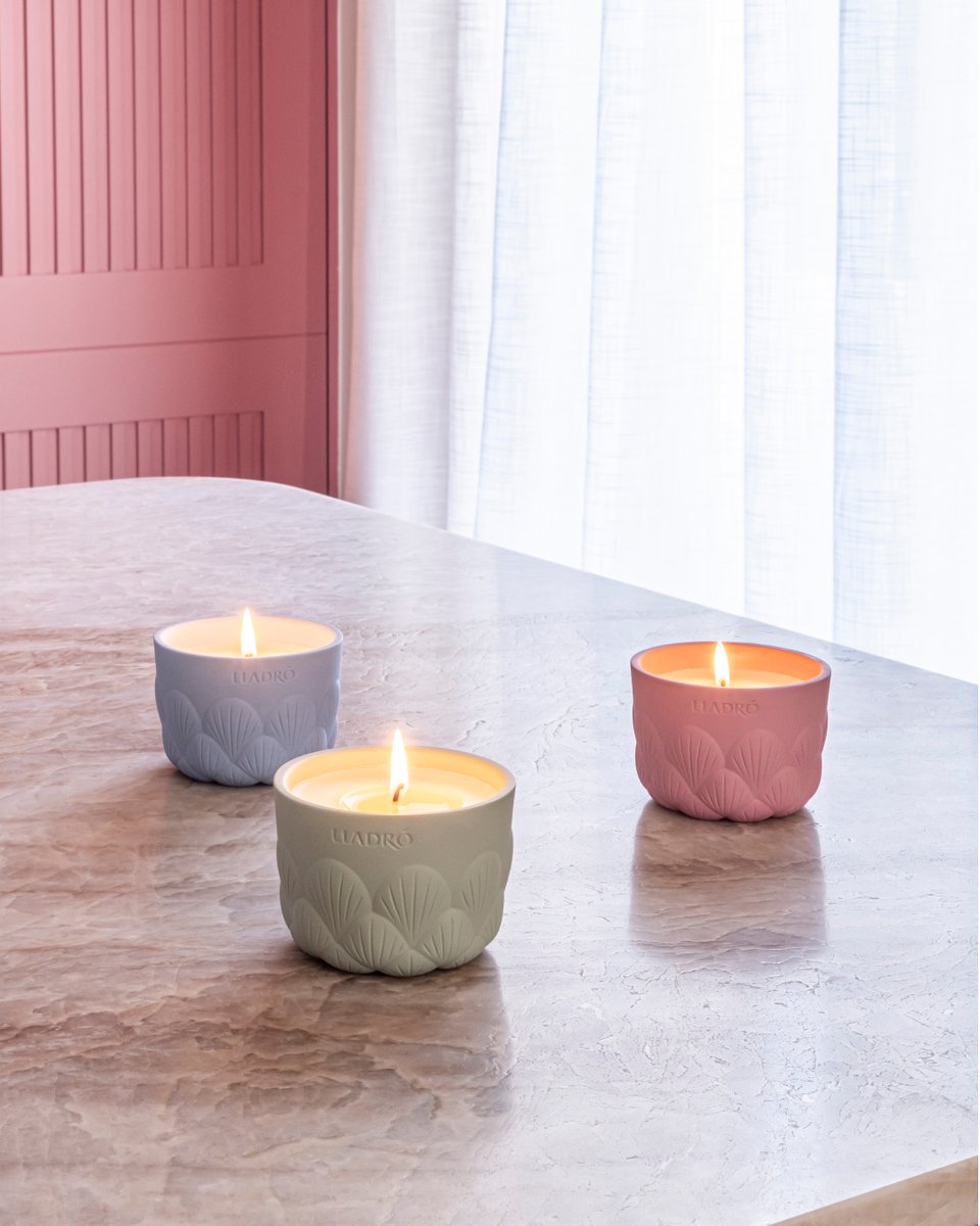 lladro's tweet photo. Dahlia, flower of change. 
Handcrafted design, hand-engraved porcelain and carefully developed fragrances in a candle collection that offers a complete sensory experience. https://t.co/zMaYP7crhQ