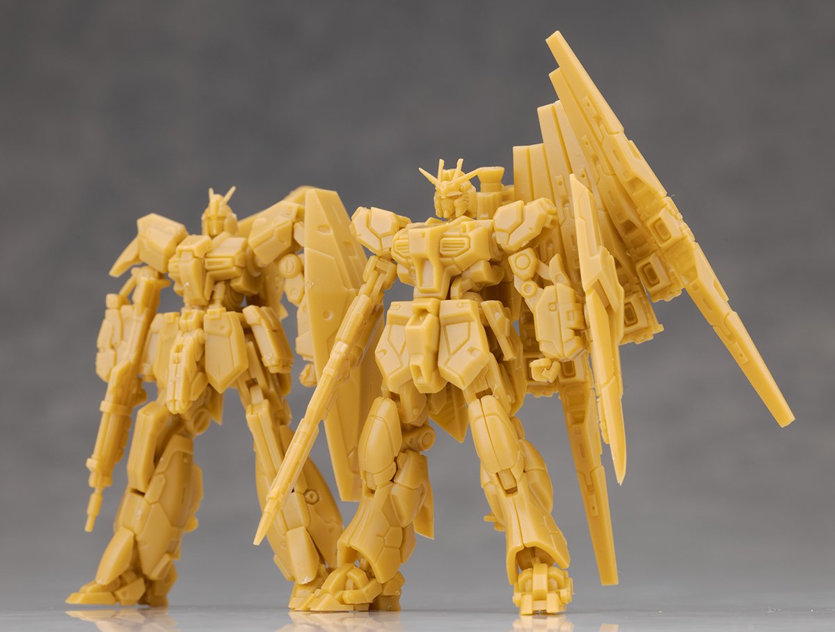 ガンプラの山を崩せ/星丸 tweet media