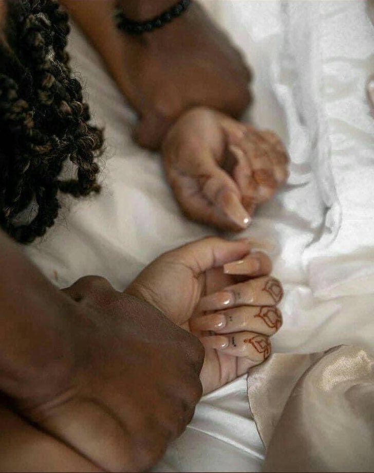 kedrickmutayi's tweet photo. Chers Messieurs 

Voici ce que vous devez savoir sur le CLITORIS pour un bon usage 

Le clitoris est un organe dédié uniquement au plaisir féminin, il contient environ 8000 terminaisons nerveuse plus que tout autre organe humain 

1. Taille : la partie externe mesure…Voir plus https://t.co/5nBM3VrZbD