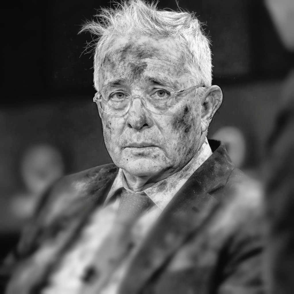 JuanCar18188600's tweet image. Este #adefecio de la política de Colombia, jamás reconocerá y menos pedirá perdón a las víctimas qie dejaron sus ordenes y sus omisiones.