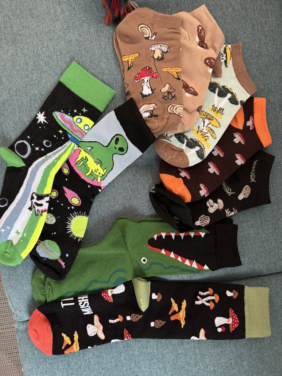 бабка в кедах tweet media