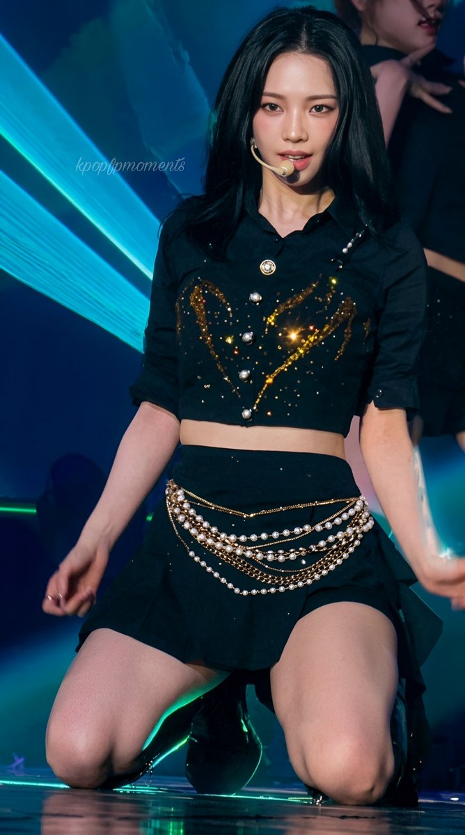 kpopfpmoments's tweet photo. https://t.co/rpKKNE0swN