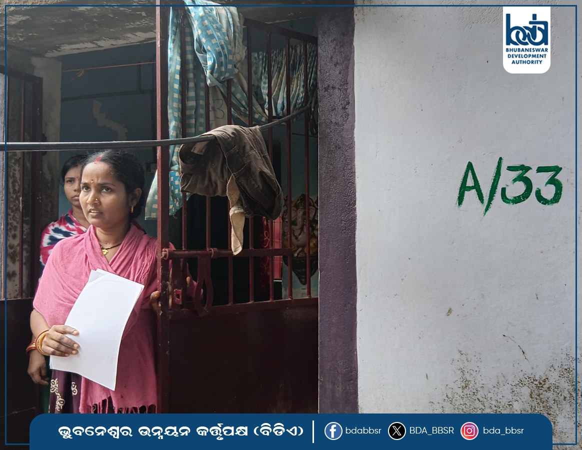 BDA_BBSR's tweet image. A detailed survey for demarcation of proposed left parallel road from OERC Square to Pathargadia, along with enumeration of affected families in Chunukoli slum, was conducted today. Officials from BDA, District Admin, R&amp;amp;B Dept, and Tehsil, along with police, were present.
#BDA