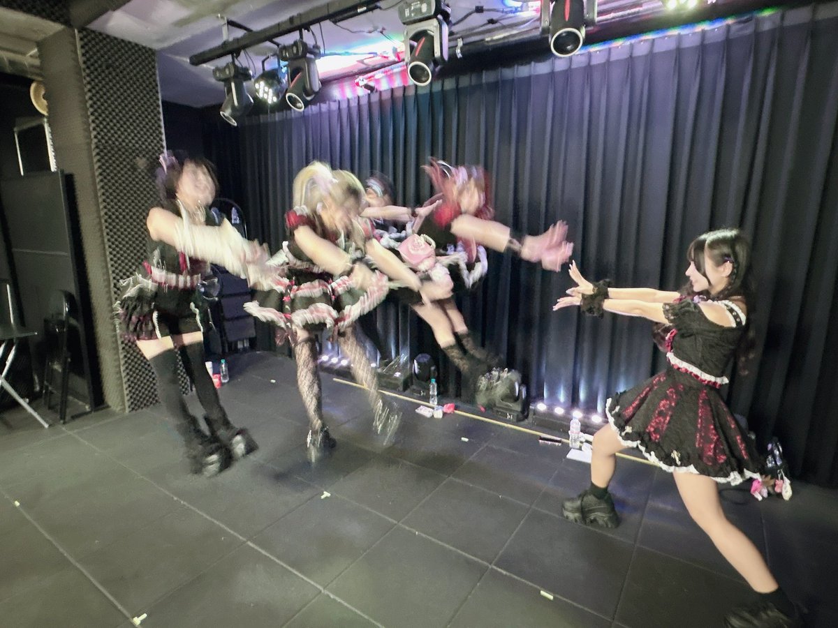 甘いものには毒がある。 tweet media