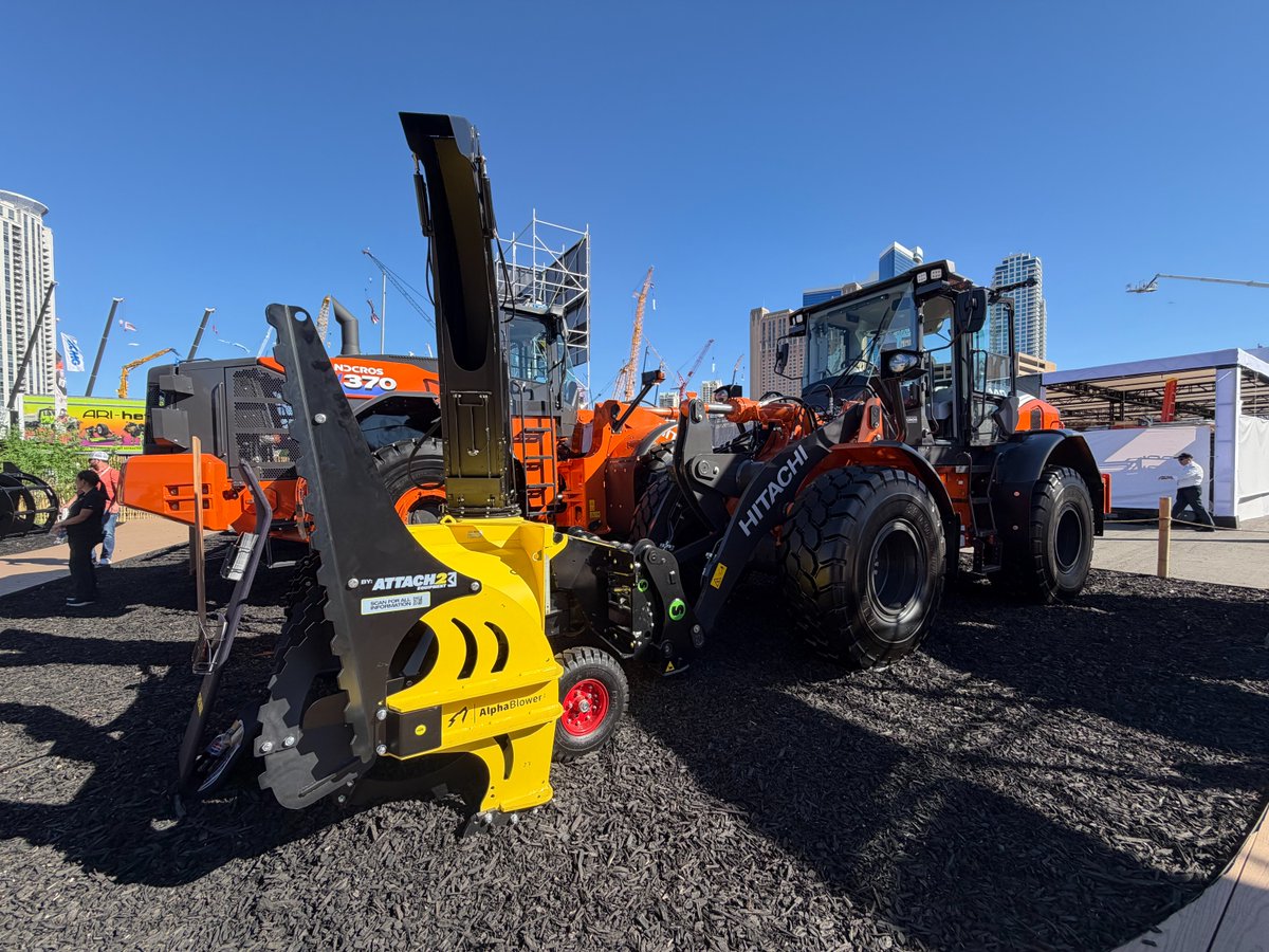 Equipment_World's tweet image. Hitachi Construction Machinery keeps the Dash-7 rollout going at #ConExpo 2026. New ZW120-7 and ZW140-7 loaders, available in basic or premium trims. ow.ly/ZhVC50YEufP